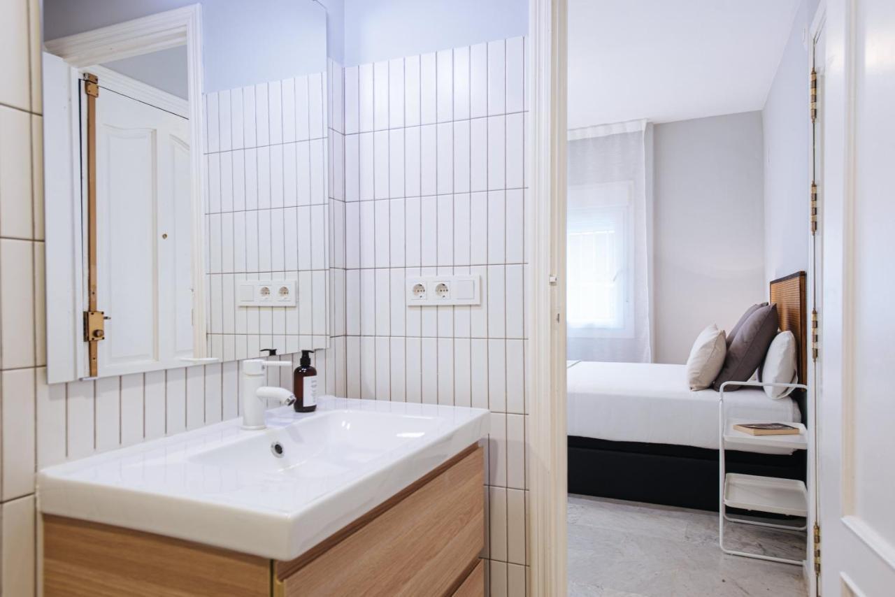 Guadalquivir Terrace Suite Apartments Севиля Екстериор снимка